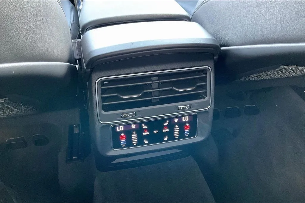 Audi Q7 photo 10