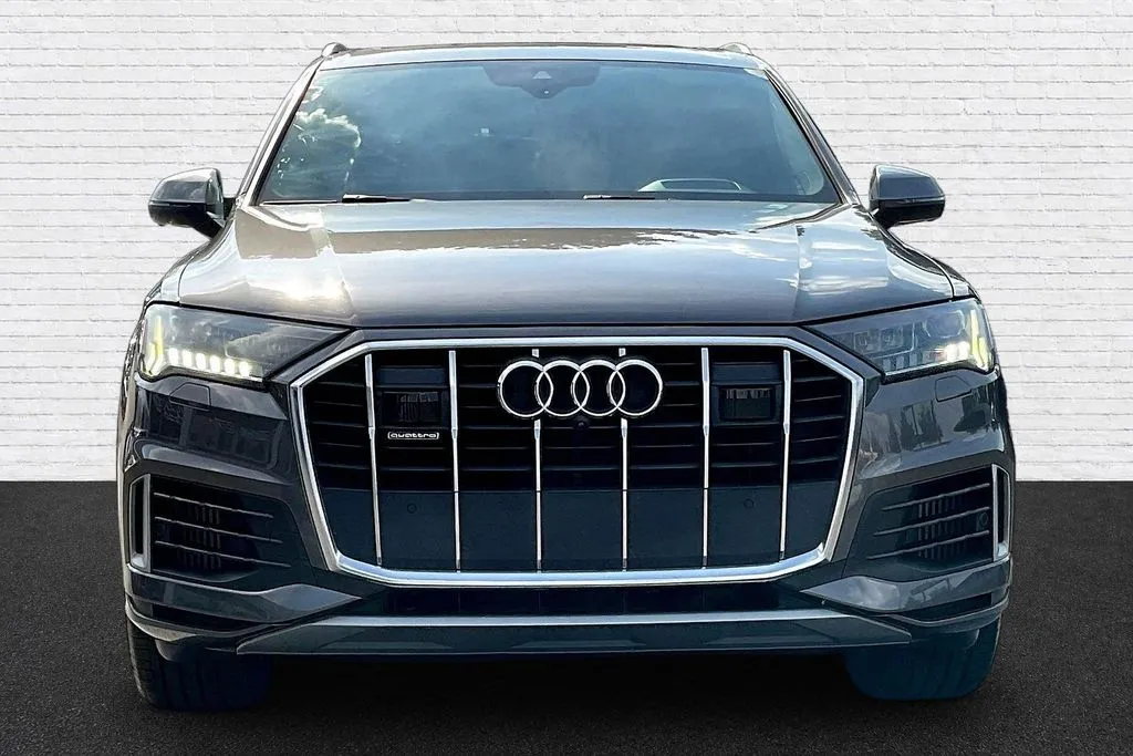 Audi Q7 photo 2