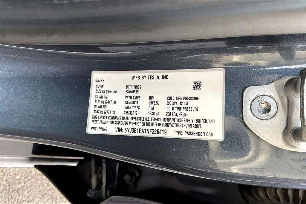 Tesla Model 3 photo 15