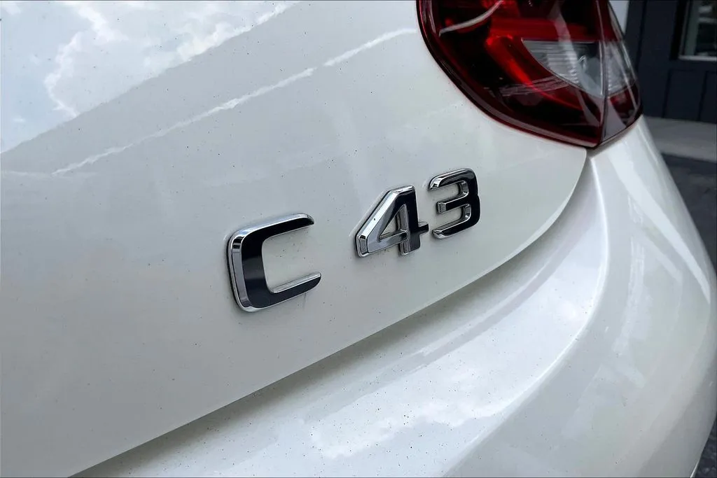 Mercedes-Benz C-Class photo 23
