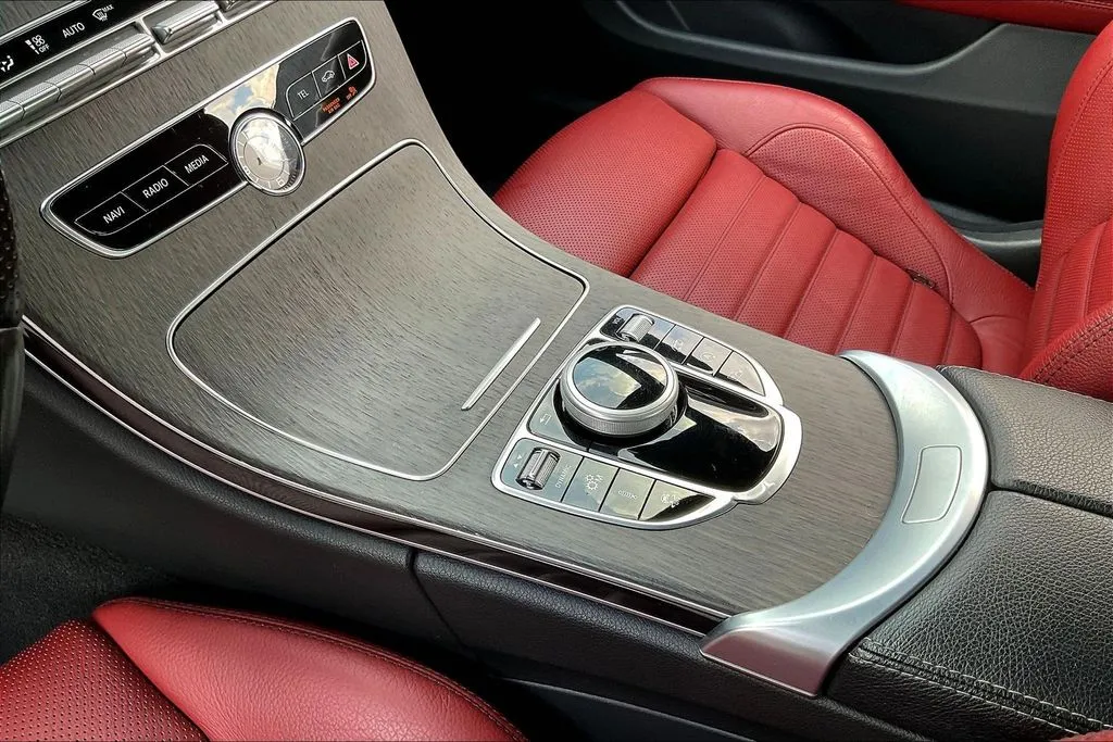 Mercedes-Benz C-Class photo 17