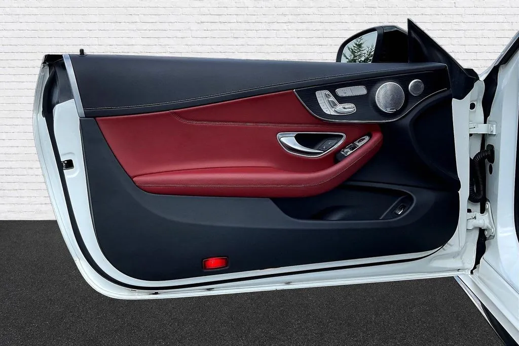 Mercedes-Benz C-Class photo 19
