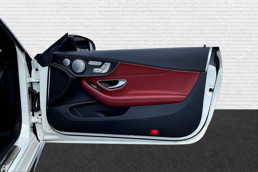 Mercedes-Benz C-Class photo 27