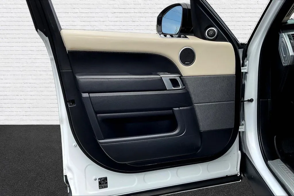 Land Rover Range Rover Sport photo 19