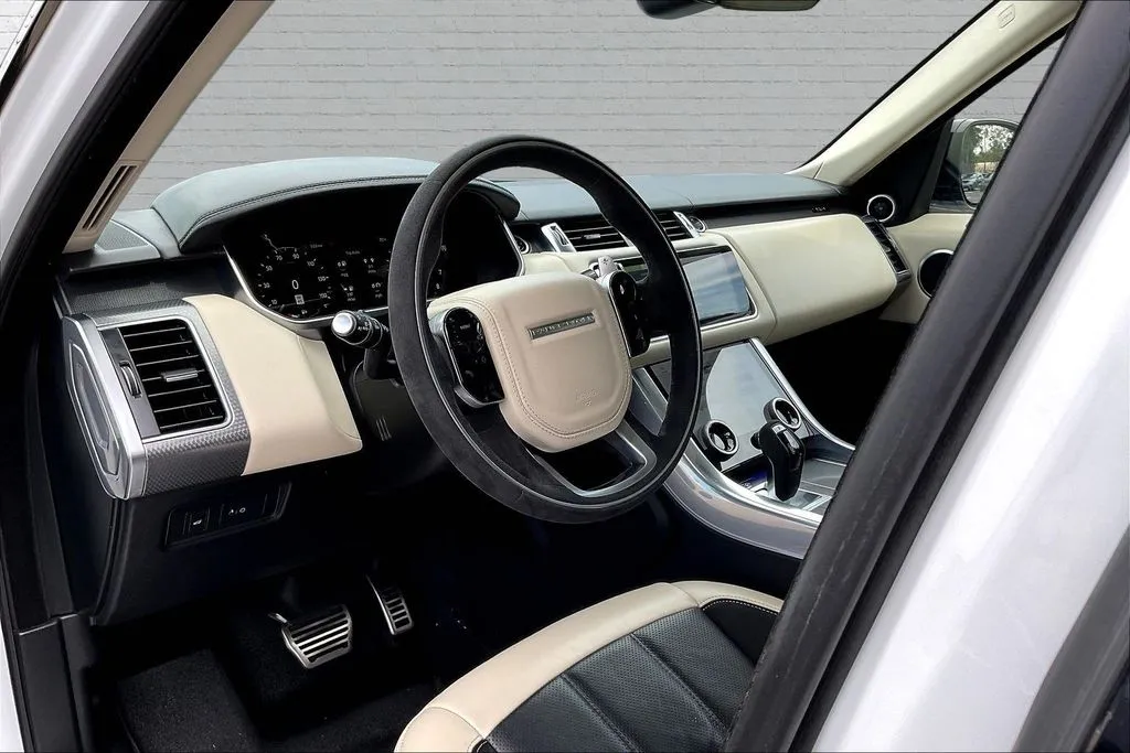 Land Rover Range Rover Sport photo 16