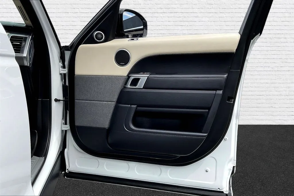 Land Rover Range Rover Sport photo 27