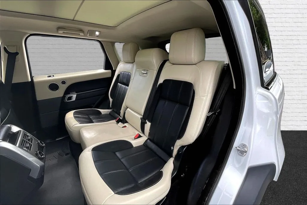 Land Rover Range Rover Sport photo 21