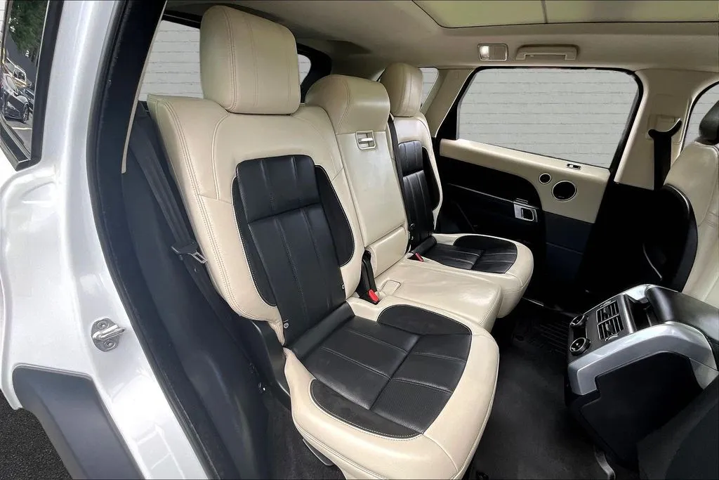 Land Rover Range Rover Sport photo 24