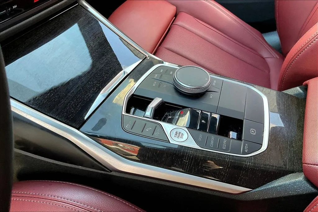 BMW 3 Series photo 17