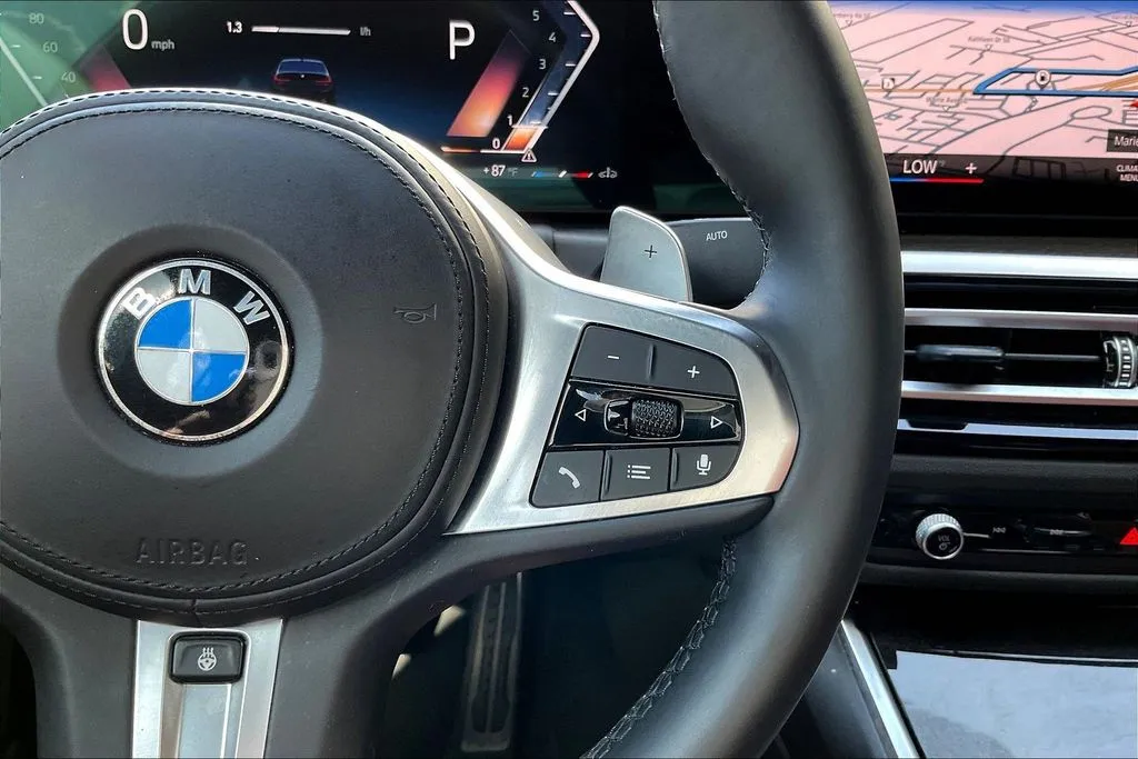 BMW 3 Series photo 12
