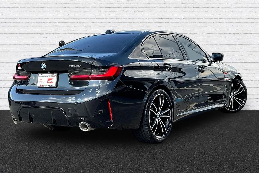 BMW 3 Series photo 6