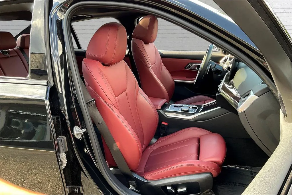 BMW 3 Series photo 28