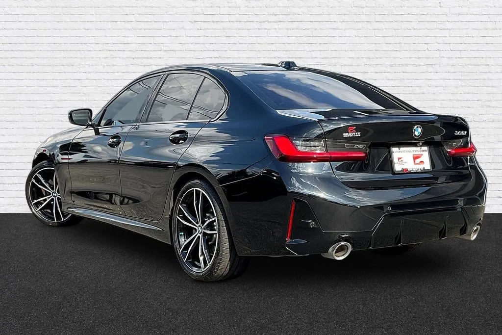 BMW 3 Series photo 4