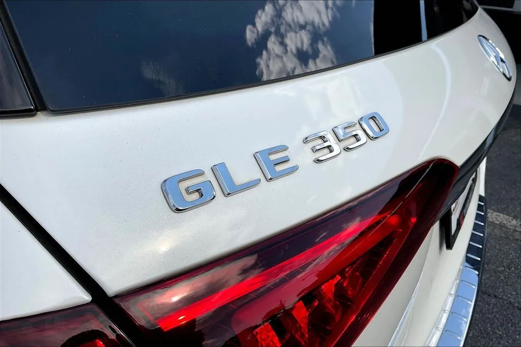 Mercedes-Benz GLE photo 22