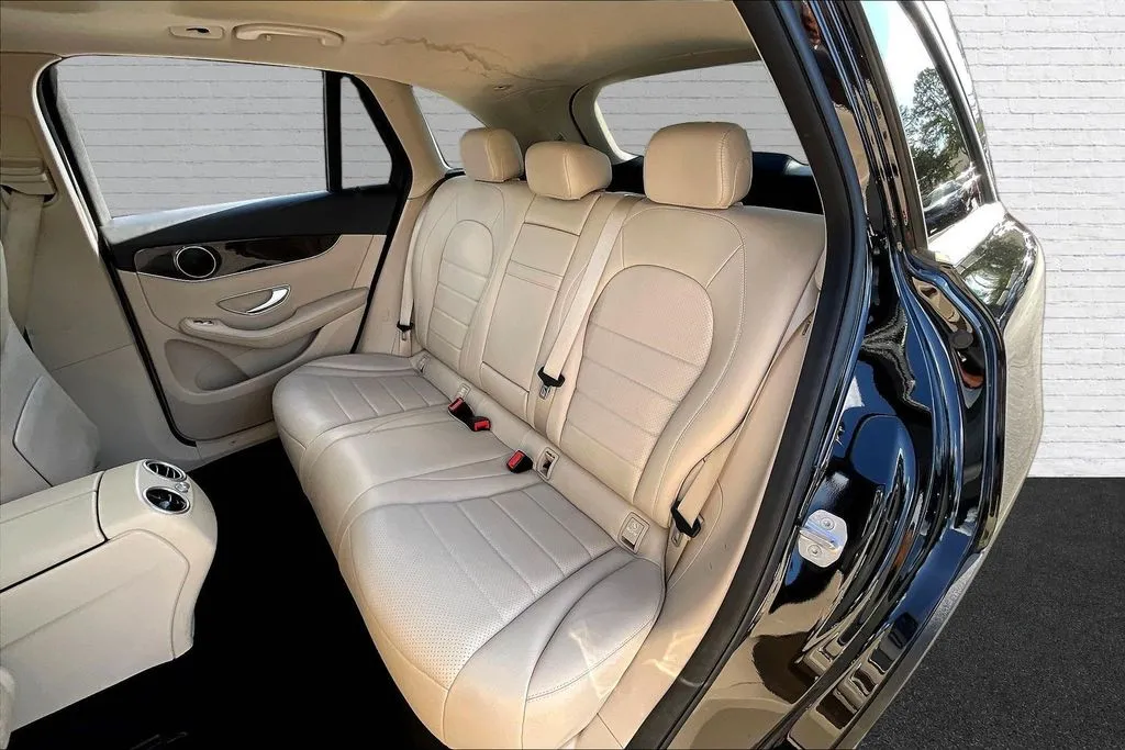 Mercedes-Benz GLC photo 17