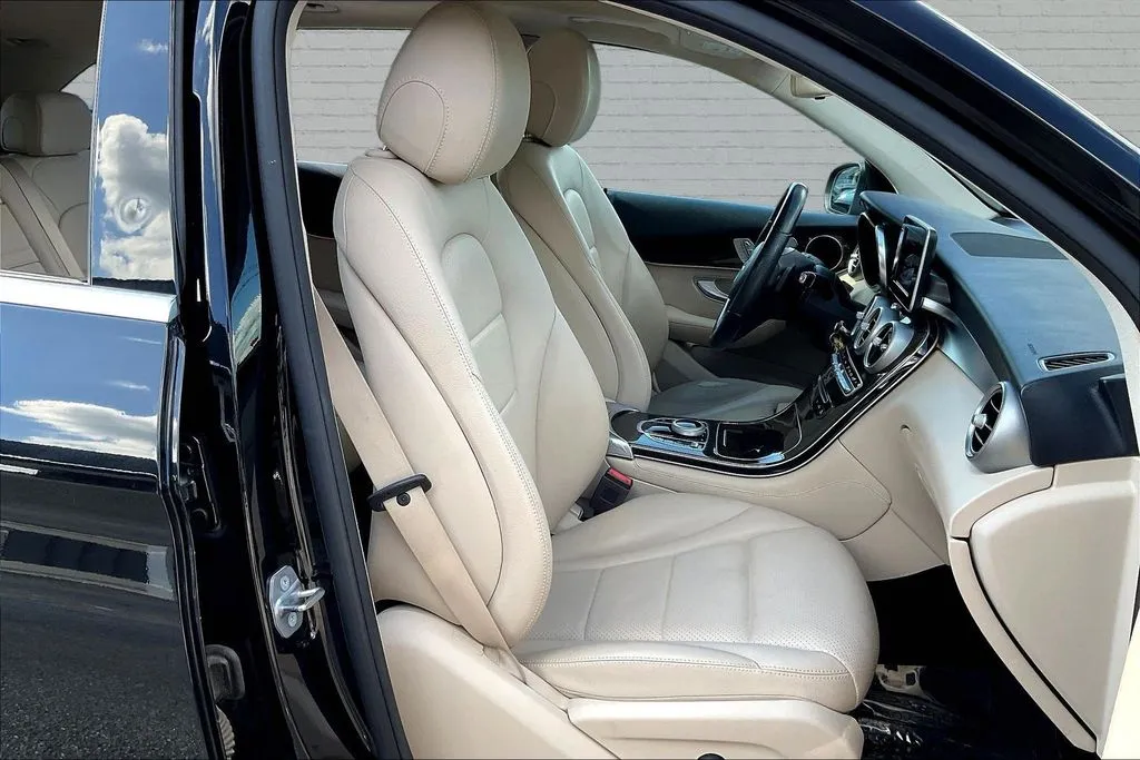 Mercedes-Benz GLC photo 23