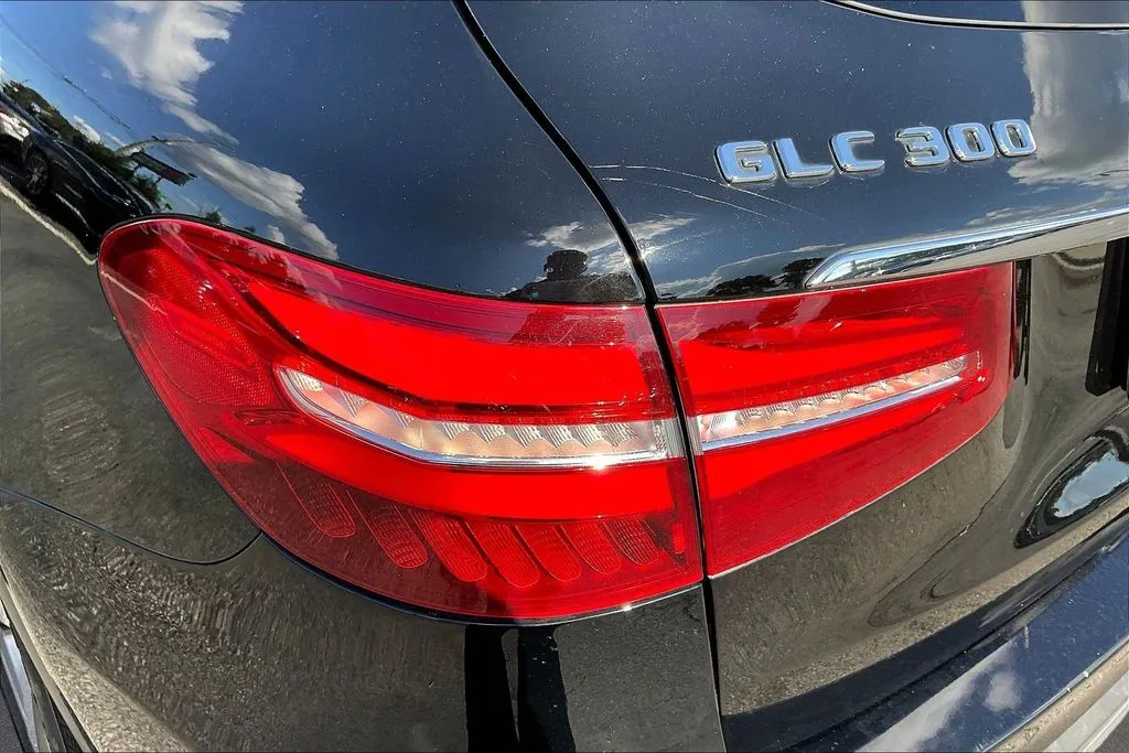 Mercedes-Benz GLC photo 18