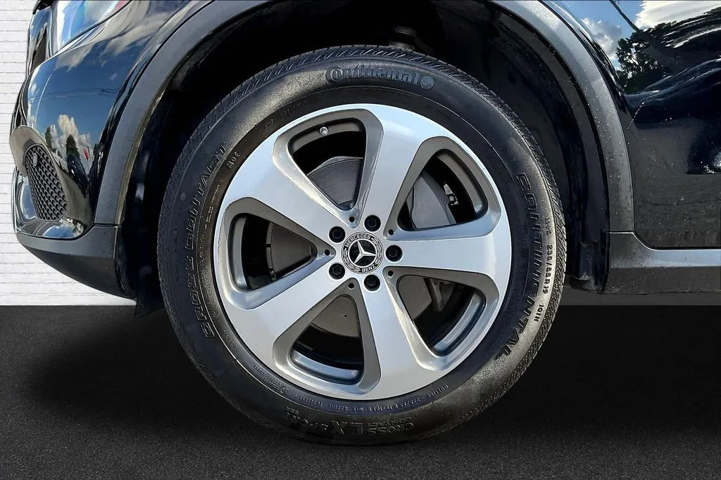Mercedes-Benz GLC photo 26