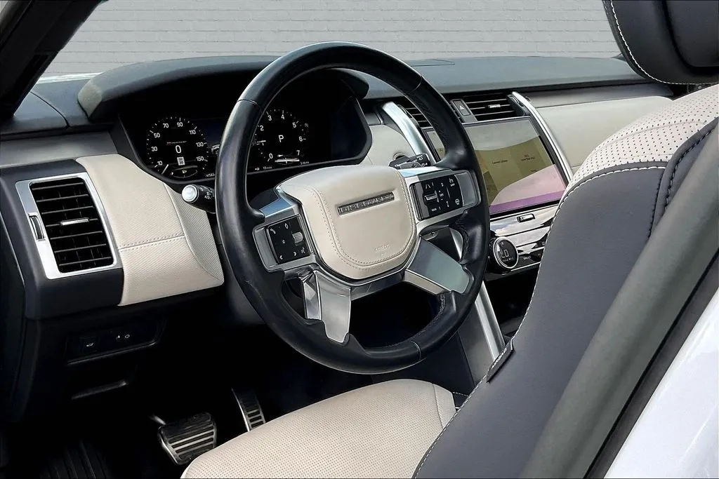 Land Rover Discovery photo 16