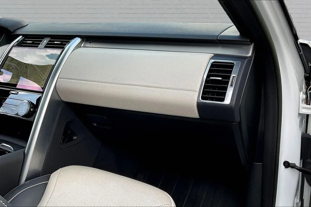 Land Rover Discovery photo 25