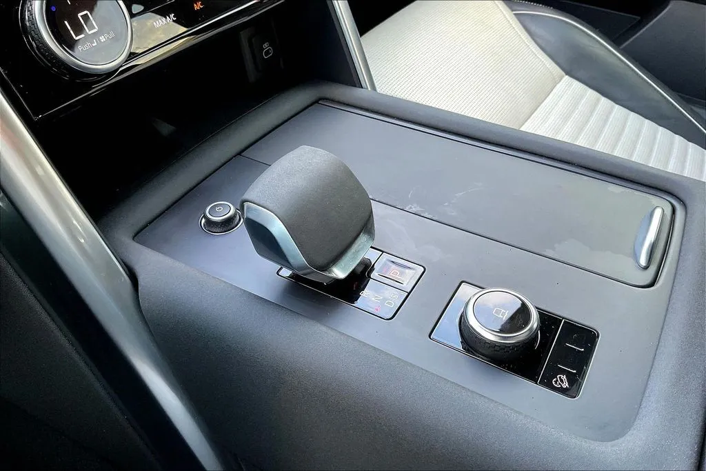 Land Rover Discovery photo 17