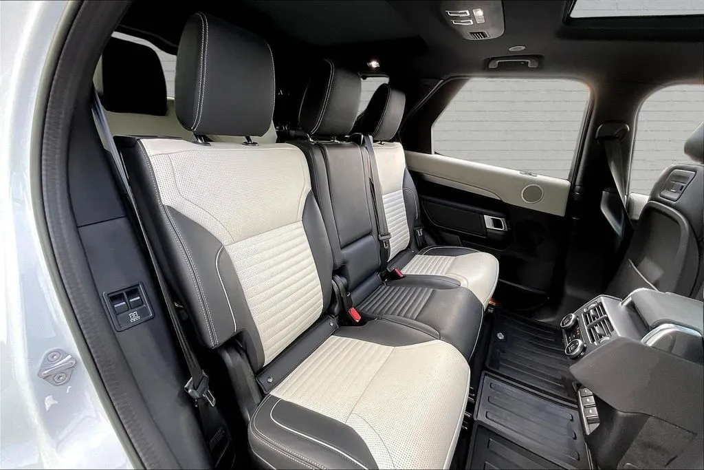 Land Rover Discovery photo 23