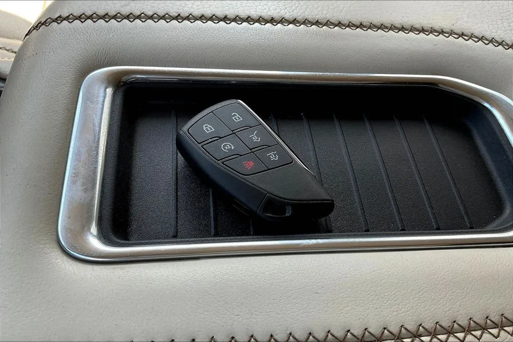 GMC Yukon XL photo 30
