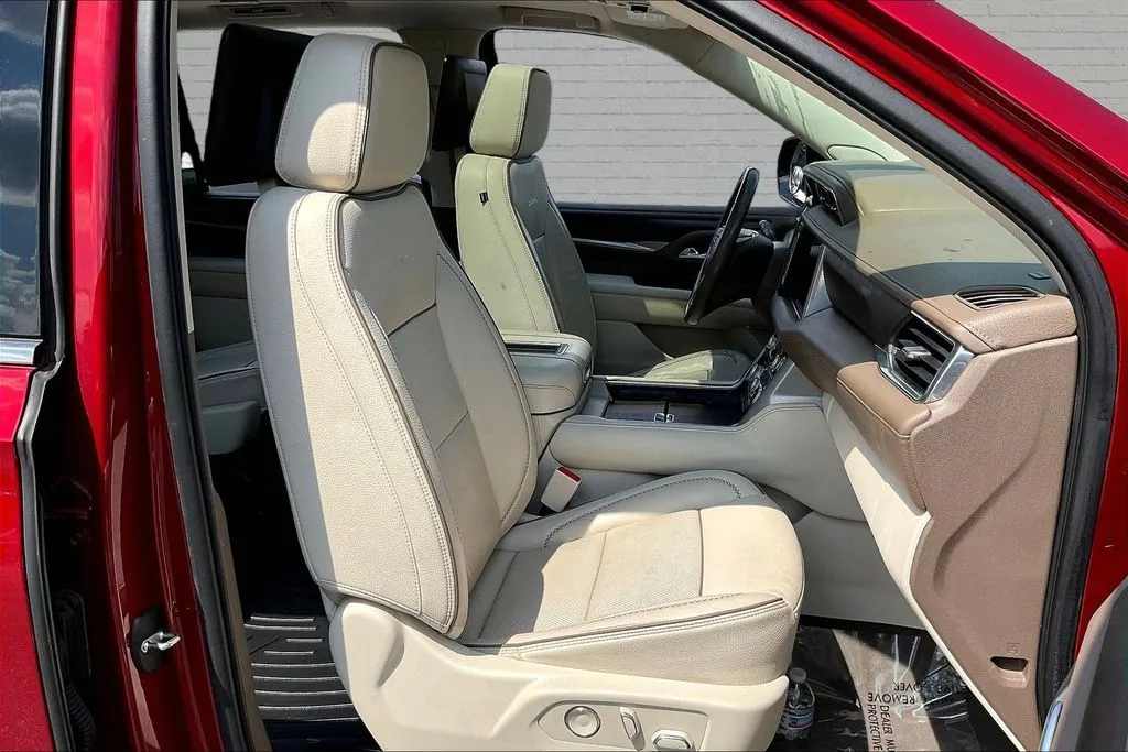 GMC Yukon XL photo 26