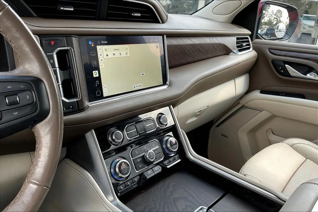 GMC Yukon XL photo 13