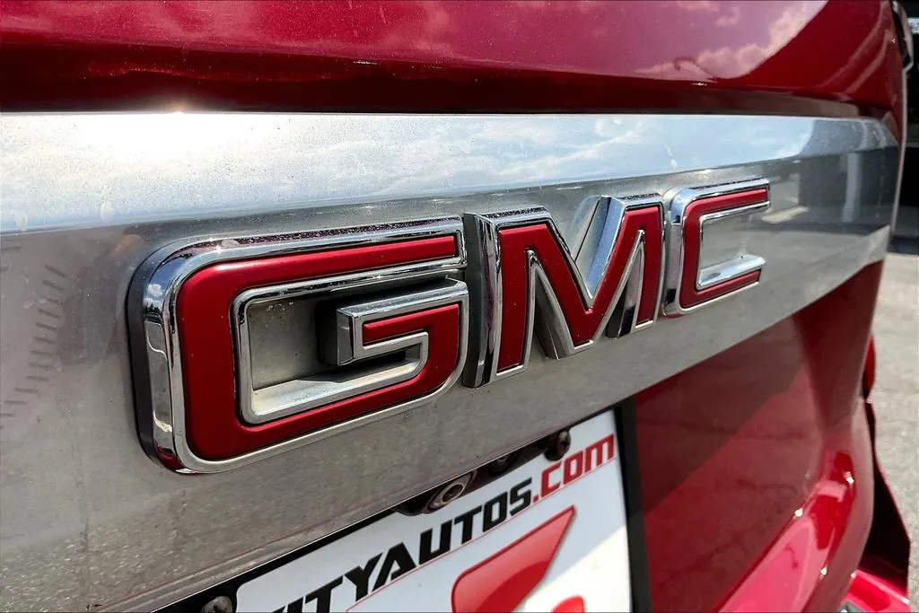 GMC Yukon XL photo 21