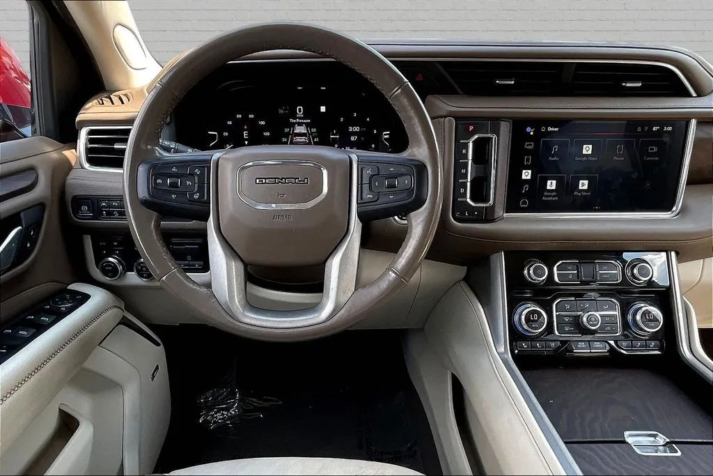 GMC Yukon XL photo 8