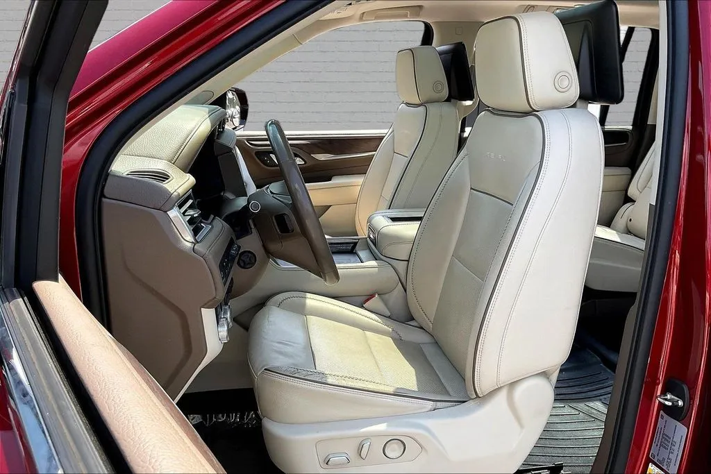 GMC Yukon XL photo 18