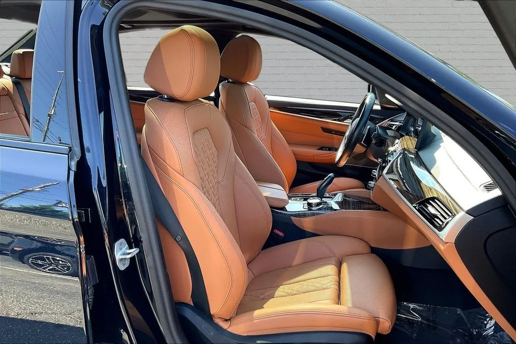 BMW 5 Series photo 29