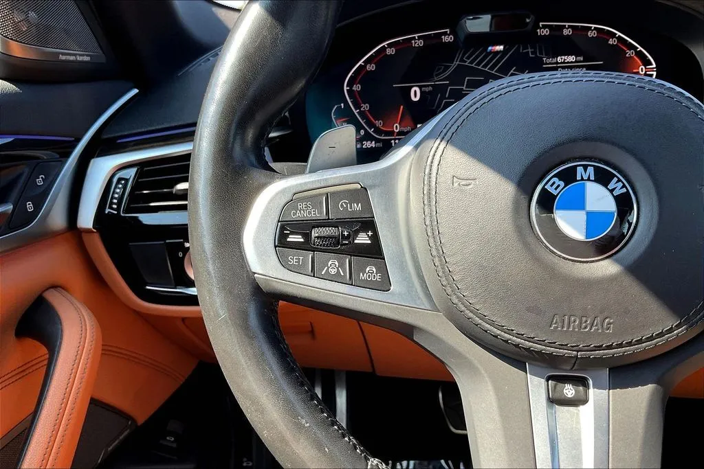 BMW 5 Series photo 11