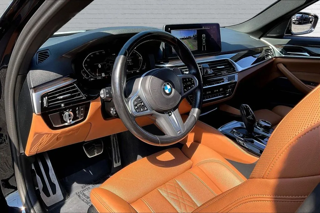 BMW 5 Series photo 17