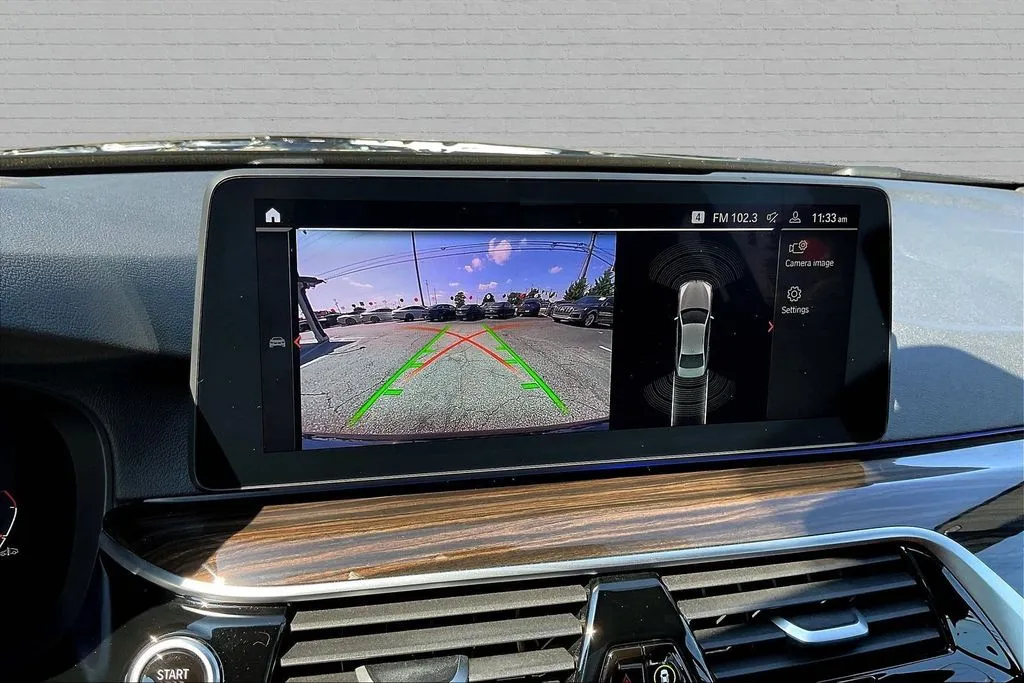 BMW 5 Series photo 14