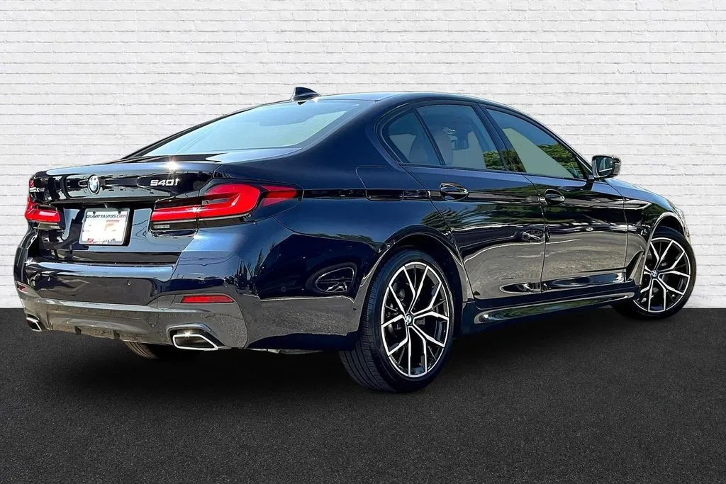 BMW 5 Series photo 6