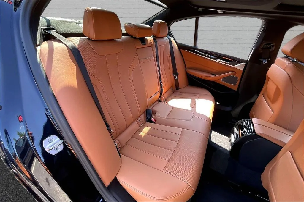 BMW 5 Series photo 25
