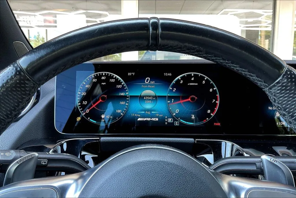 Mercedes-Benz GLA photo 11
