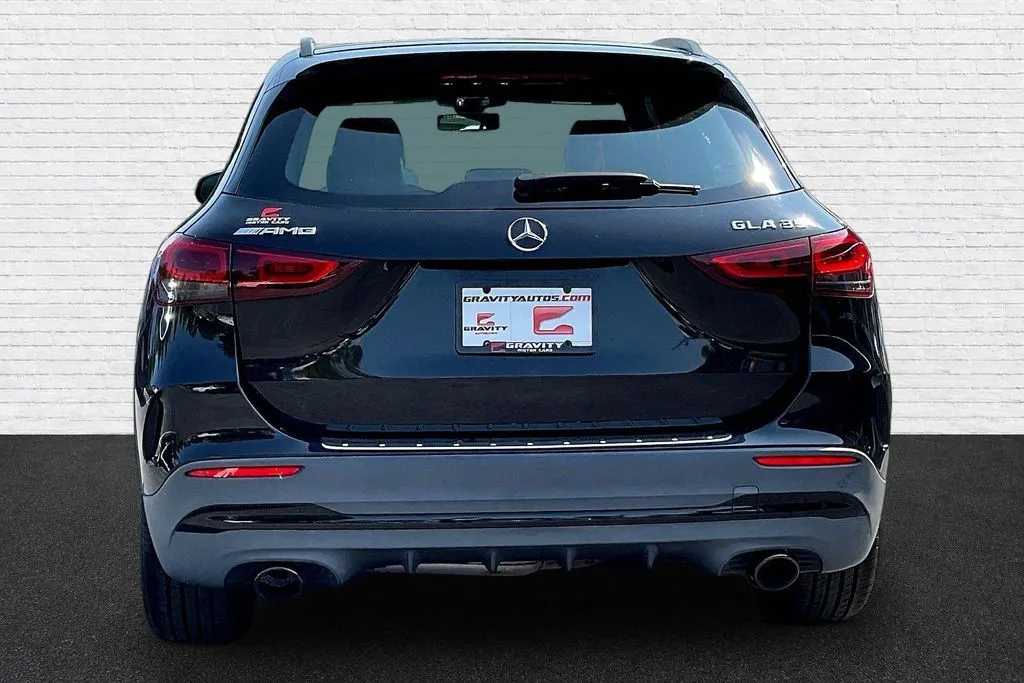 Mercedes-Benz GLA photo 5