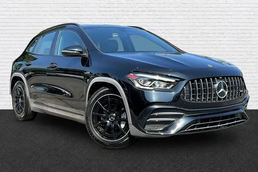 Mercedes-Benz GLA photo 3