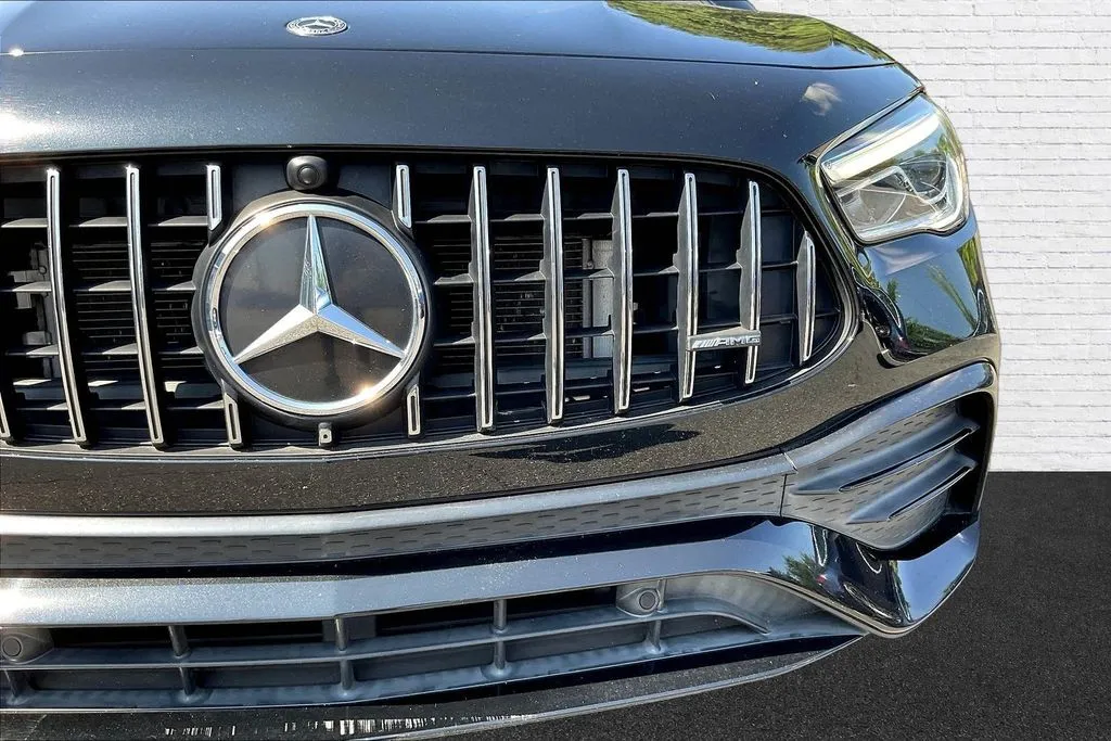Mercedes-Benz GLA photo 28