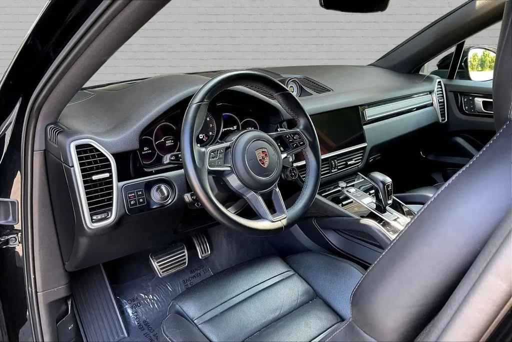 Porsche Cayenne photo 15