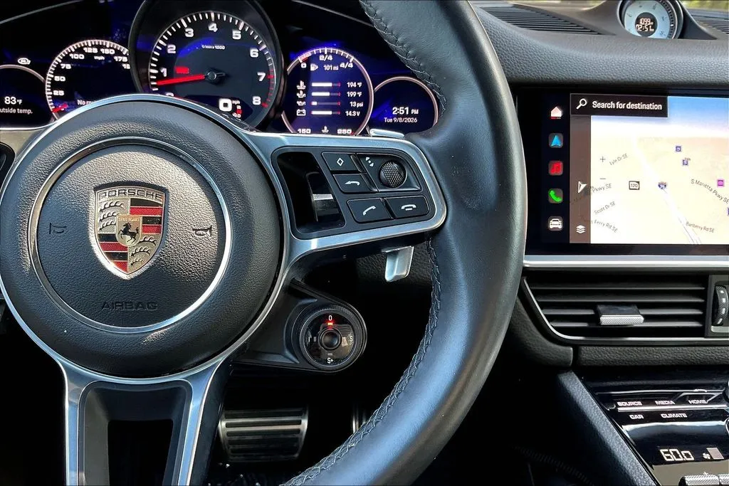 Porsche Cayenne Coupe photo 11