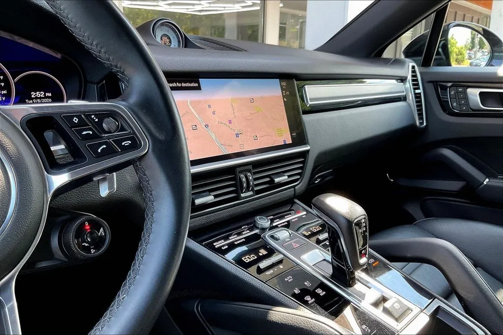 Porsche Cayenne Coupe photo 14