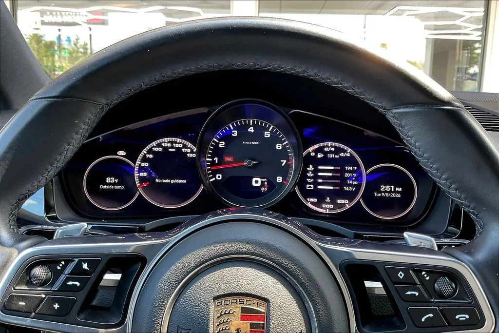 Porsche Cayenne Coupe photo 12