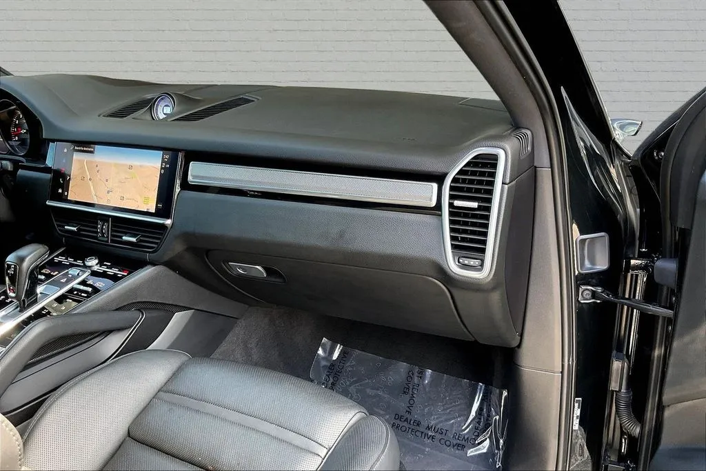 Porsche Cayenne Coupe photo 23