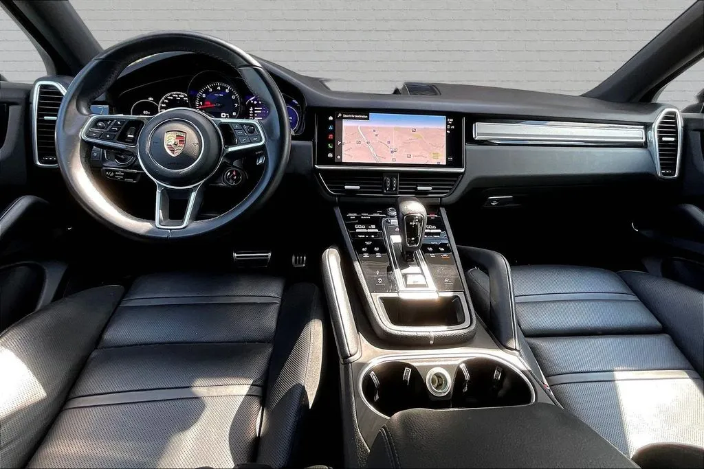 Porsche Cayenne Coupe photo 7