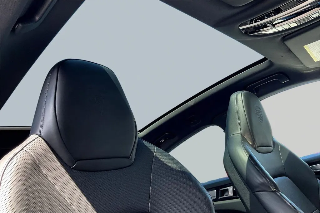 Porsche Cayenne photo 24