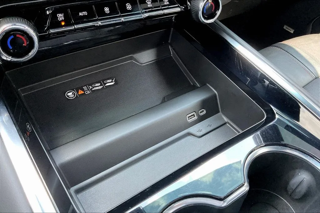 Chevrolet Tahoe photo 16